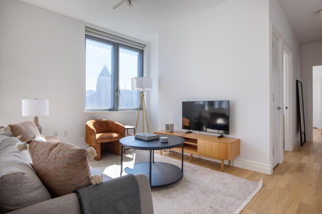 Midtown West 2br W Gym Wd Nr Hudson River Nyc-1243 Appartement *